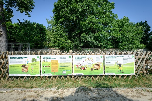 Panneaux d'information d'un jardin collectif