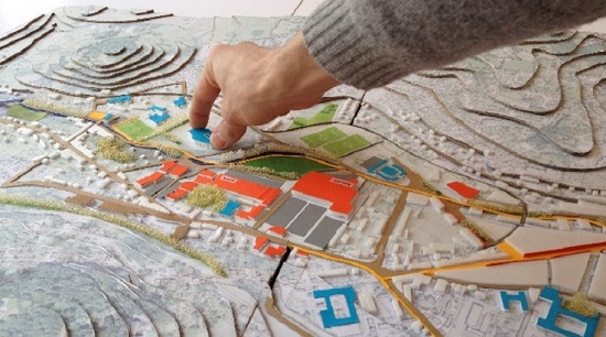 plan lors d'un atelier résilience, sur lequel des lieux sont pointés