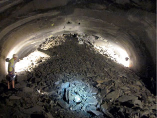 La voûte effondrée du tunnel en juillet 2015