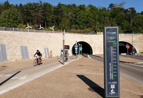 compteur de vélos à Lyon en bord de piste cyclable