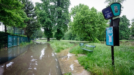 inondations à Paris en juin 2016 : parc imbibé d'eau