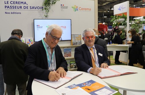 Signature de la convention sur le stand du cerema