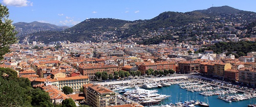 Vue de Nice depuis le port de plaisance