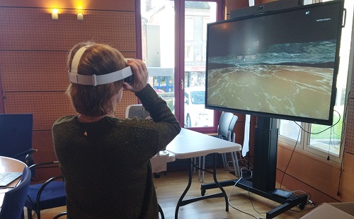 essai d'un casque de réalité virtuelle en situation d'inondation