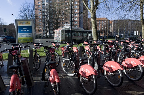 vélos libre service et bus à lille