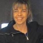 portrait d'une jeune femme blonde