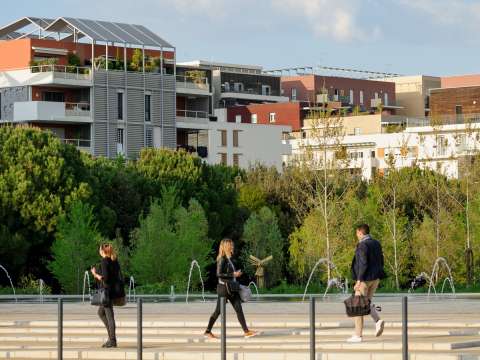 Espace public dans l'Eco Quartier du parc Marianne à Montpellier