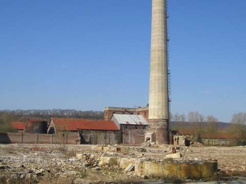 Beauchamps sucrerie (friche industrielle) - Markus3 (Marc ROUSSEL) / CC BY-SA (https://creativecommons.org/licenses/by-sa/2.5)