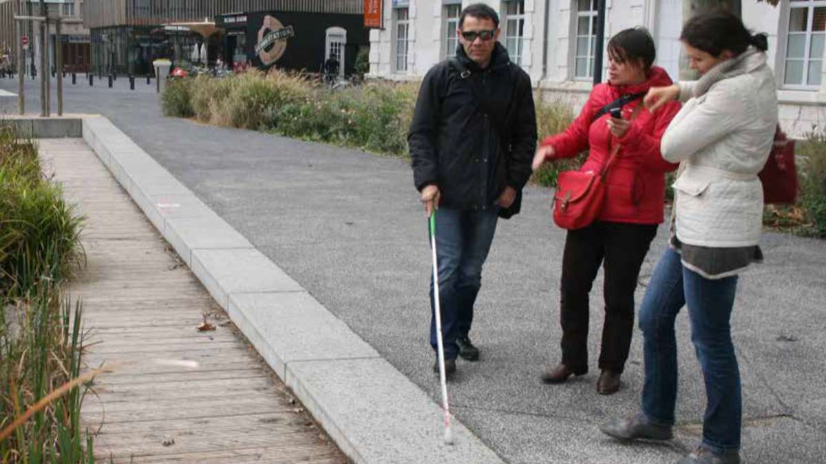 Les personnes aveugles et malvoyantes dans la cité