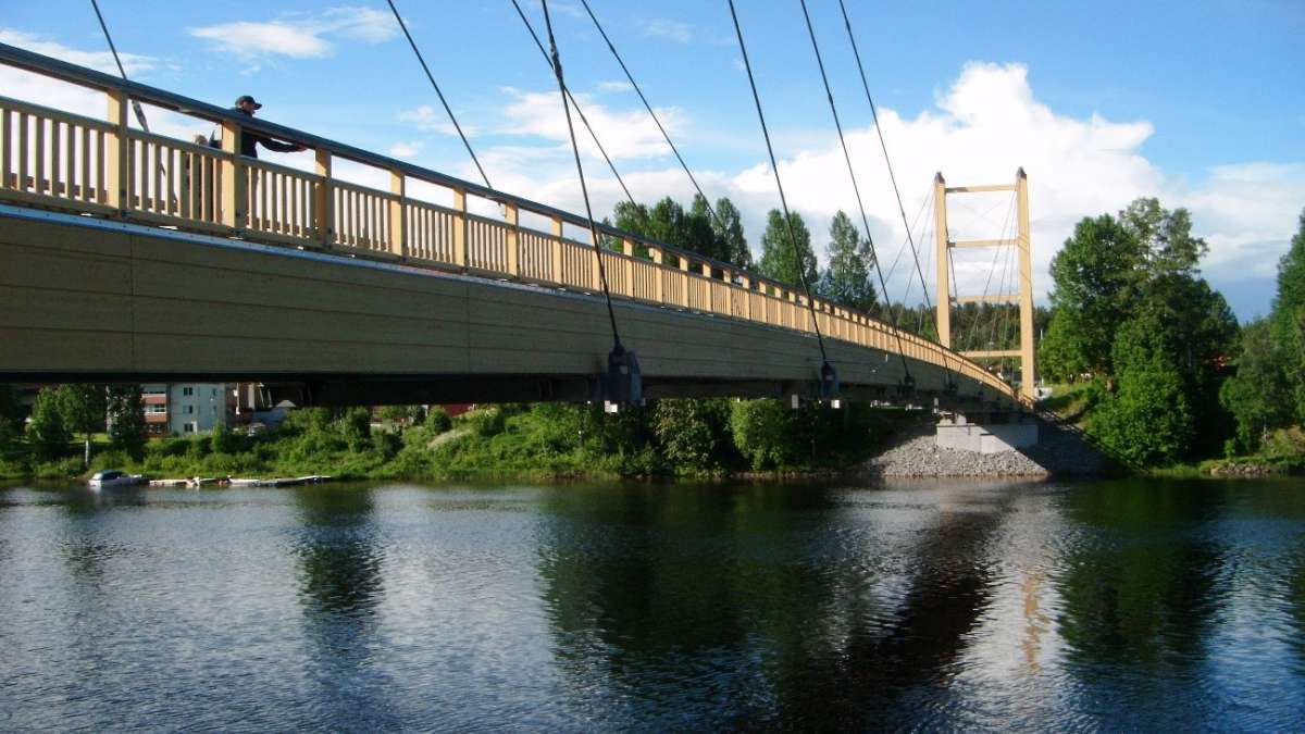 Pont Alvsbacka à Skelleftea – pont haubanés en structure bois