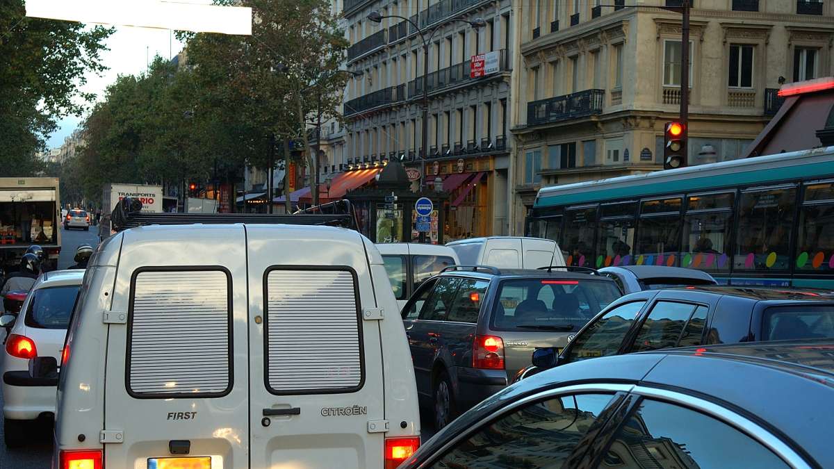 Circulation dense à Paris