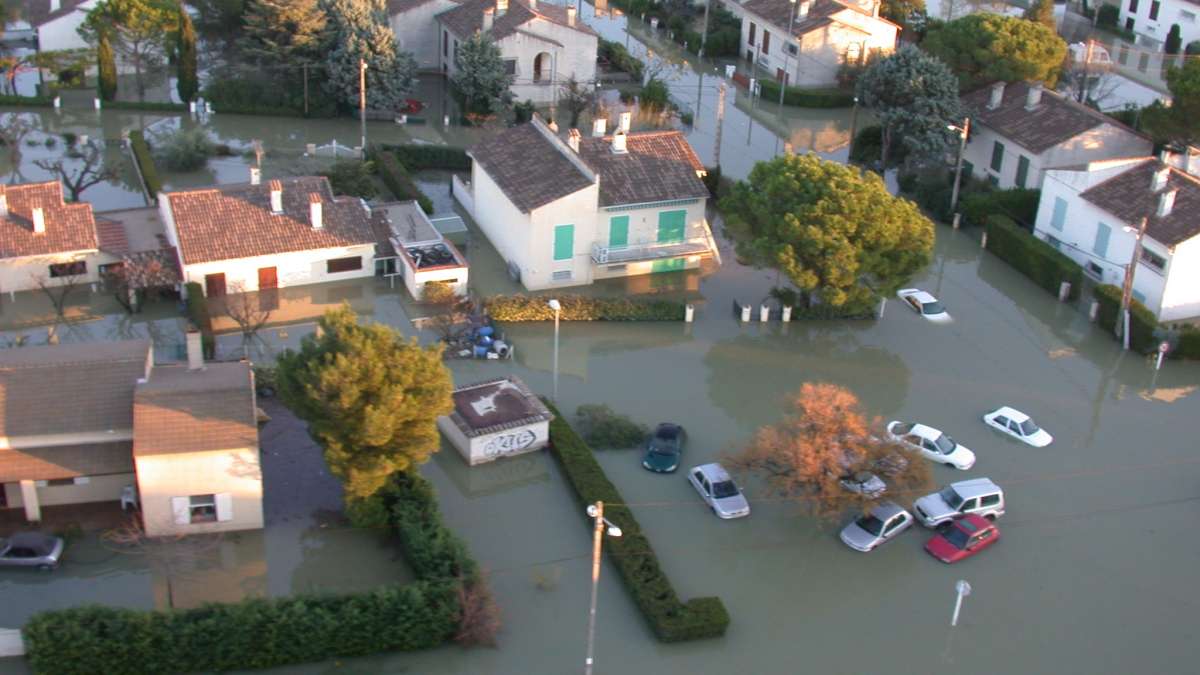 Inondation à Arles dans un quartier résidentiel