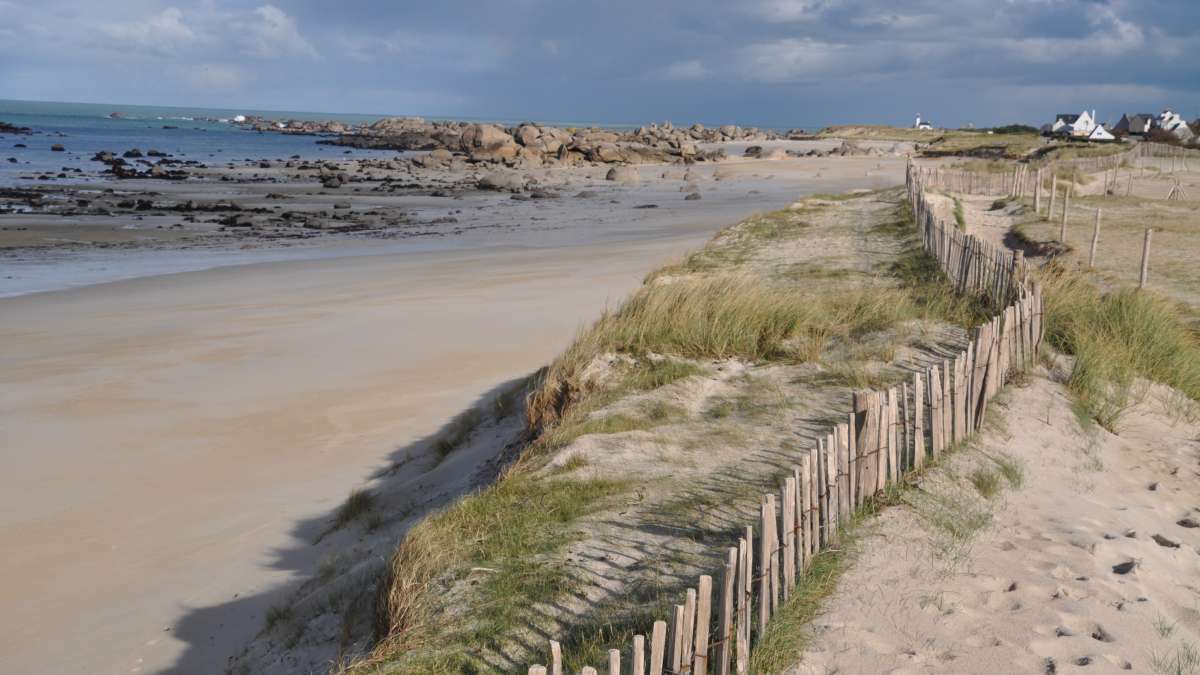 Bretagne Nord vue des dunes et de la plage