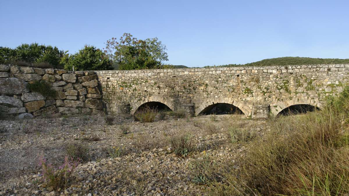 Cours d'eau à sec dans le Gard