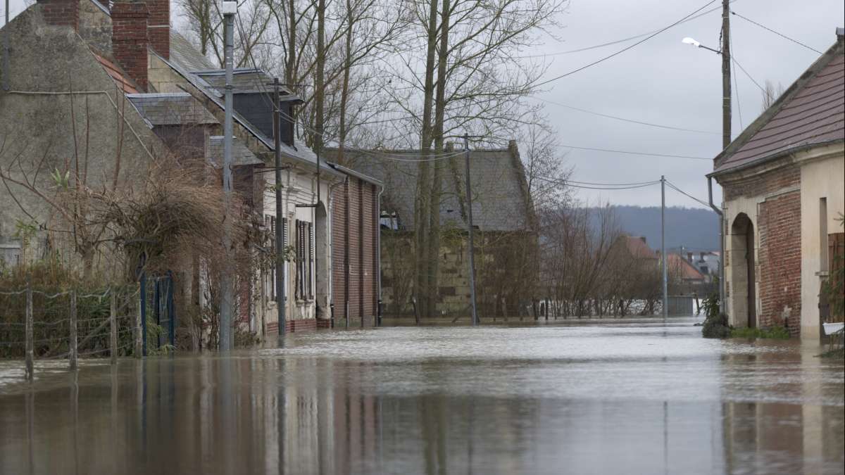 Inondation dans une ville de la Somme, 20 cm d'eau dans la rue