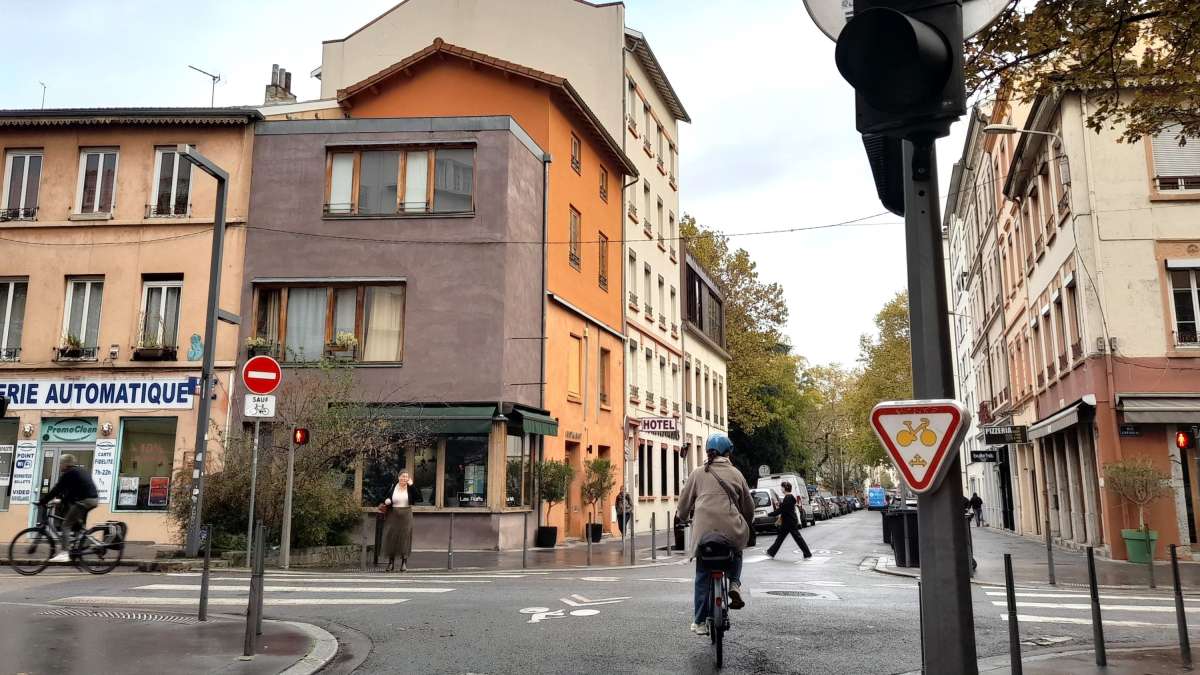 Panneau M12 et cycliste