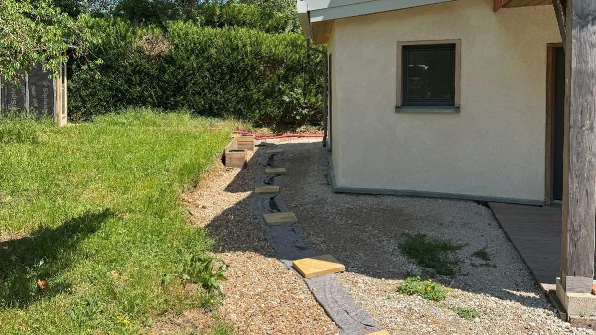 Drainage a coté d'une maison impactée par le RGA