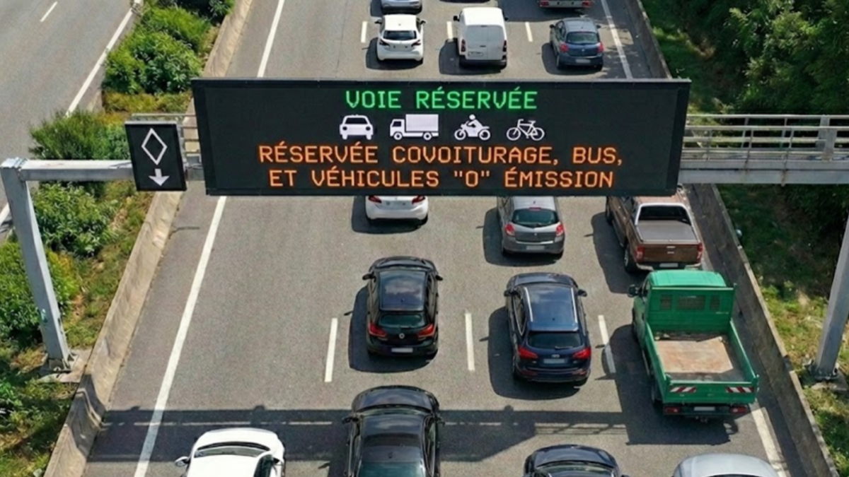 Voie réservée : activation dynamique et contrôle par signalisation dédiée