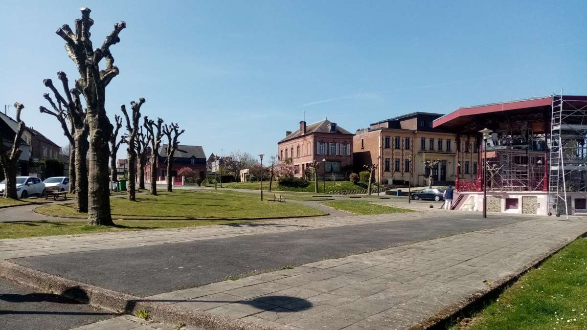 Place principale de Saint-Michel (Aisne)