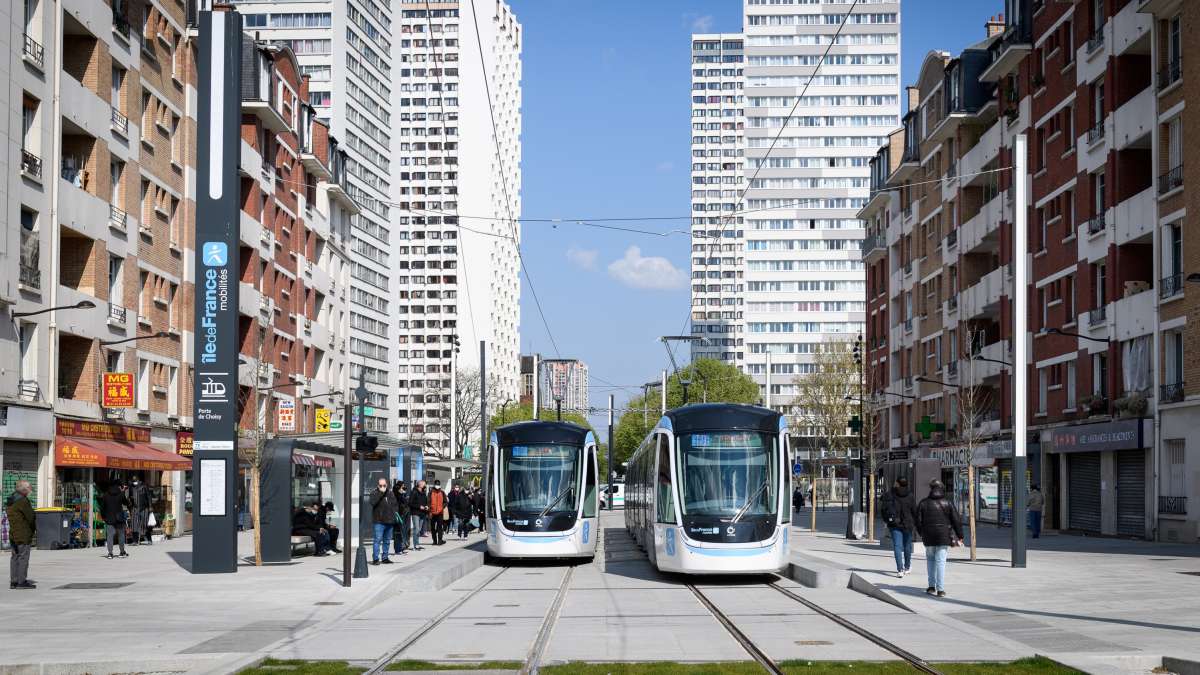 Arrêt de tramway à Paris
