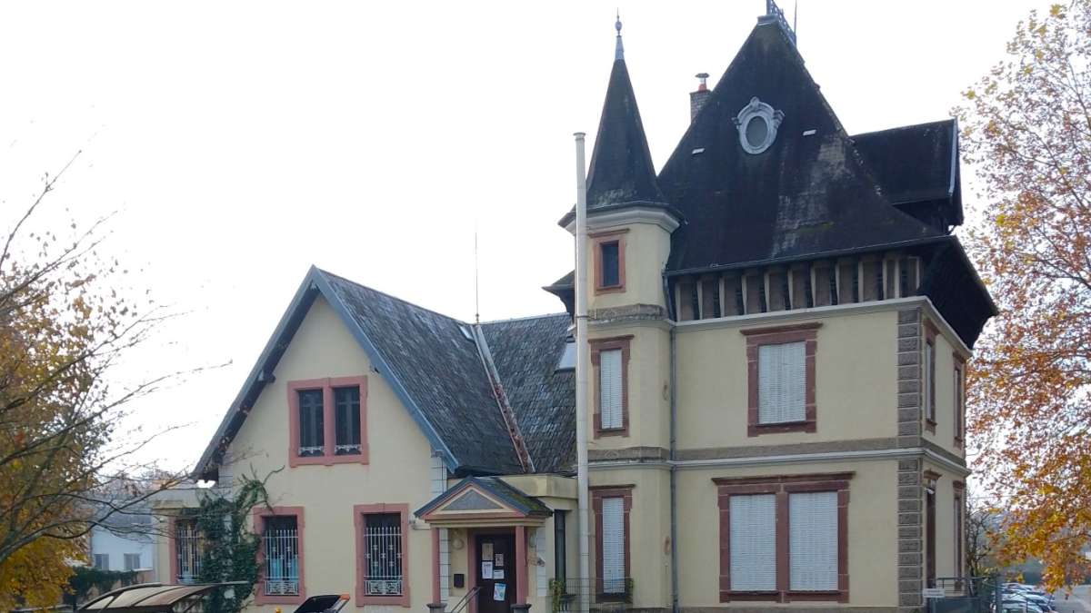 Châtenois-les-Forges (90) - Le chalet, ancienne maison de maître, actuelle crèche et bibliothèque