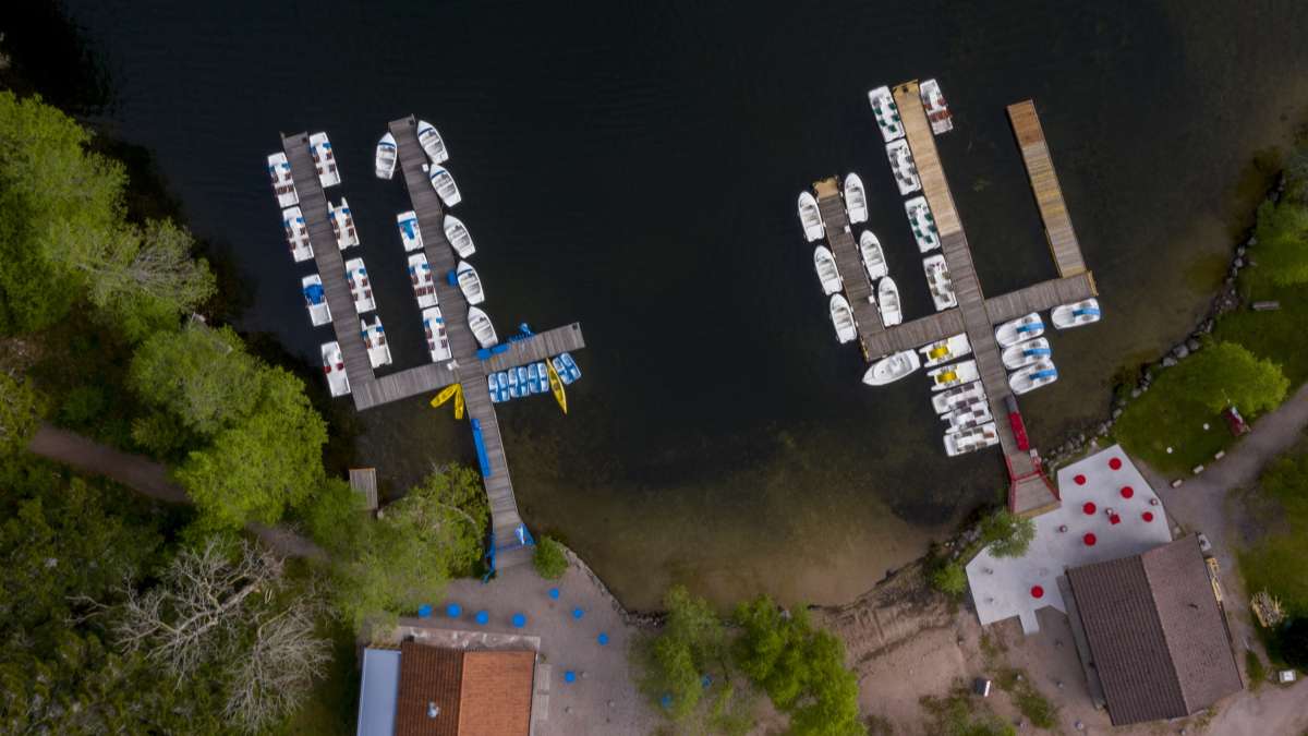Base nautique sur un lac