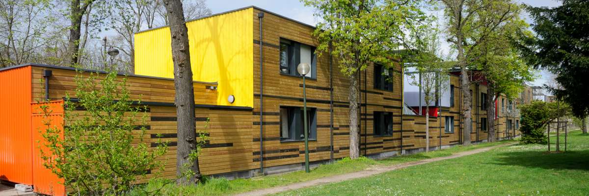 Arnaud Bouissou / Terra, Centre d’hébergement d’urgence pour personnes sans domicile fixe, bois de Boulogne, 16eme arrondissement de Paris