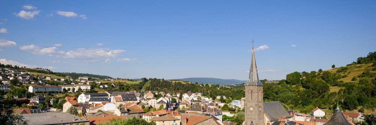 Ville de St-Flour - A. BOUISSOU - TERRA