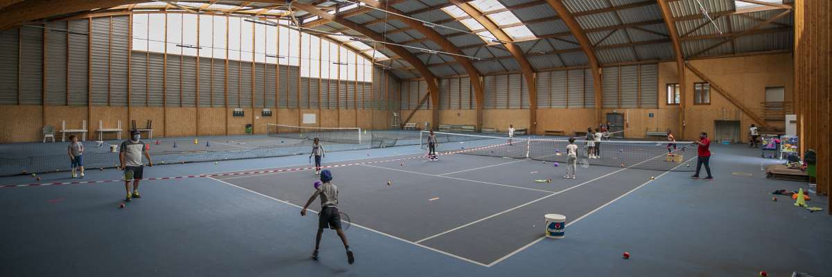 Cours de tennis, cité éducative de Grigny