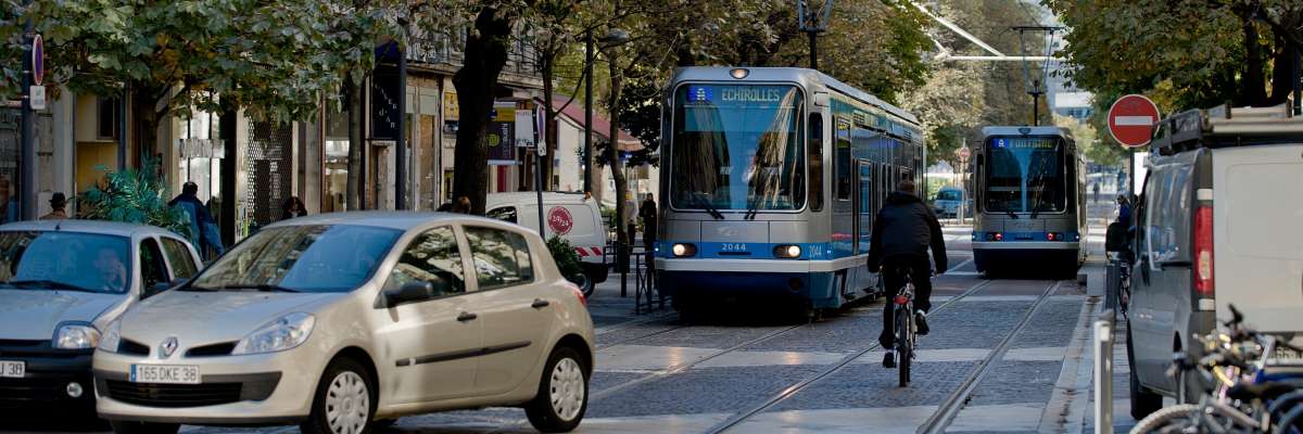Tramway dans la circulation générale