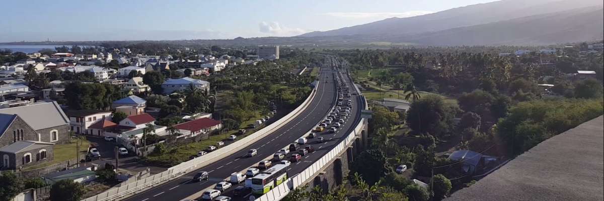 Voie réservée bus autoroute de la Réunion