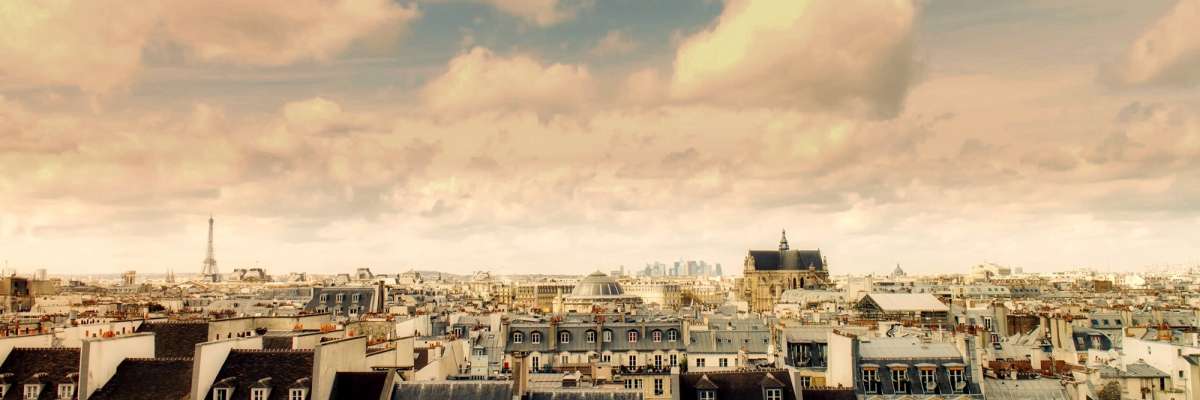 Vue de Paris en hauteur: maisons en rangées