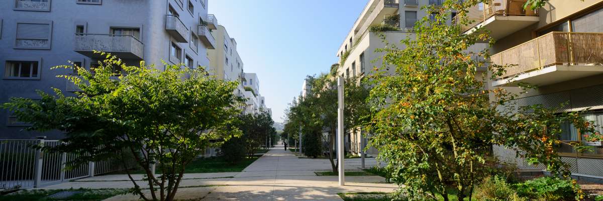 Allée dans l'Ecoquartier du Trapèze à Boulogne-Billancourt