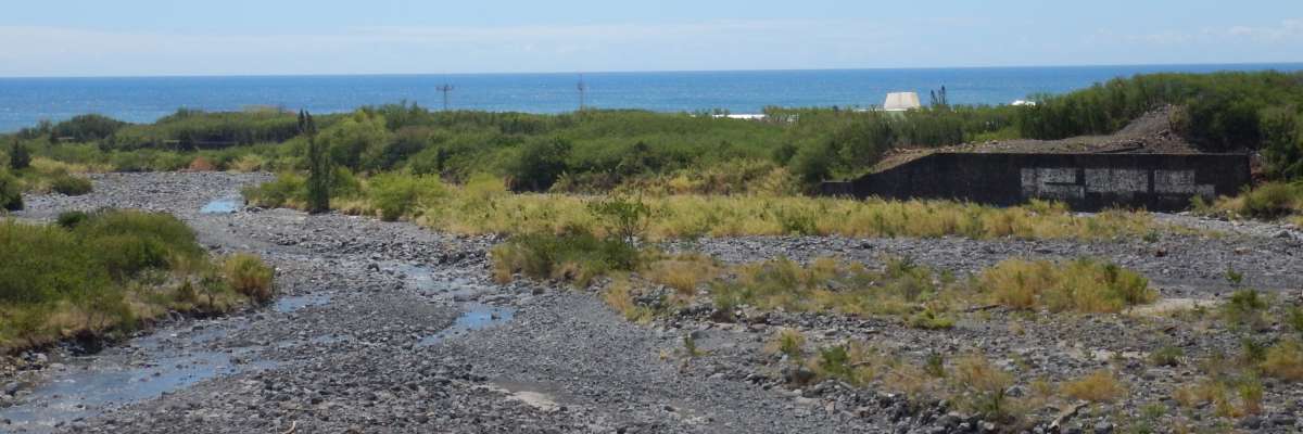 Mur déflecteur de la Rivière des Pluies