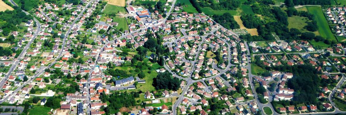 Vue aérienne de quartiers pavillonnaires, de densités différentes